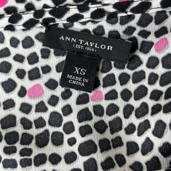 Ann Taylor Black White Abstract Long Button Sleeve Scoop Neck Size XS Luxe - Picture 4 of 5